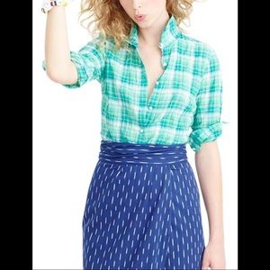 J. Crew Perfect fit button down in crinkle fabric